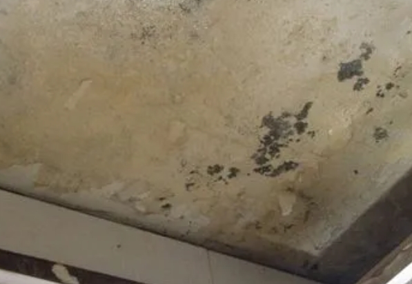 沙河阳台漏水维修公司分享下沙河卫生间渗水维修需要注意哪些问题。